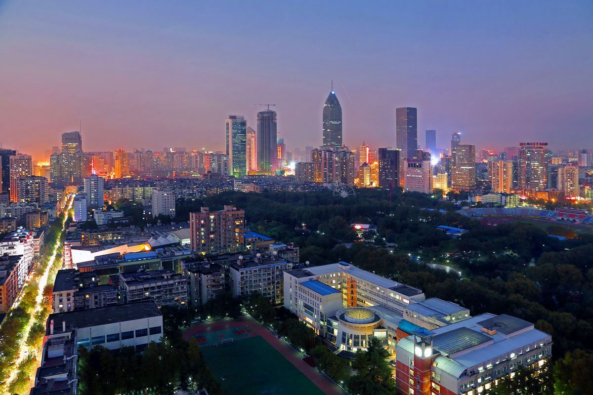 武漢今年發(fā)展?jié)摿ψ畲蟮囊粋€區(qū),不是江漢區(qū),也不是武昌