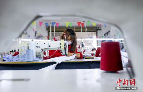 武漢一工廠為 寶媽 提供就業(yè)崗位